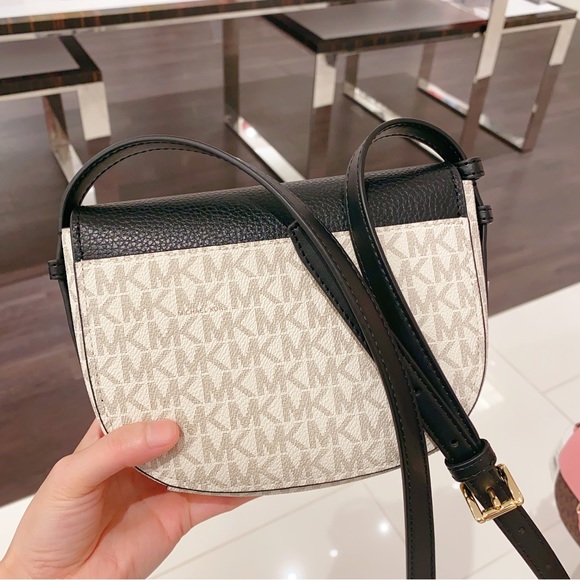 Michael Kors Reed Saddle small Crossbody - Picture 4 of 8